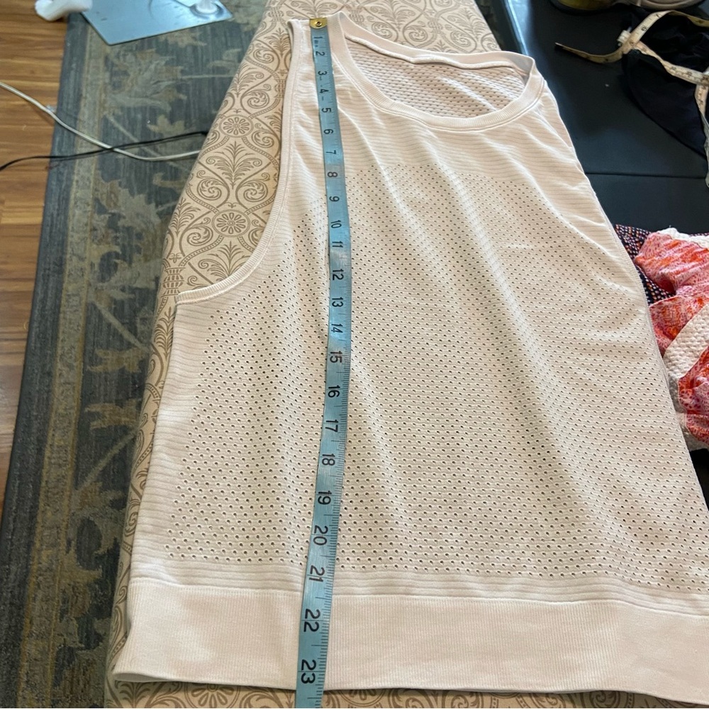 lululemon Breeze By Muscle Tank II White Mesh Athletic Tank XSmall/Small - Picture 4 of 11